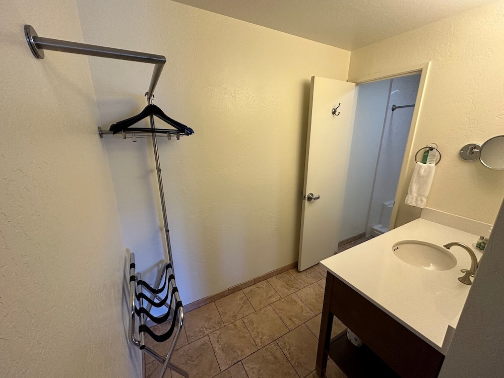 Economy Room, 2 Queen Beds (Motel) - Photo 7