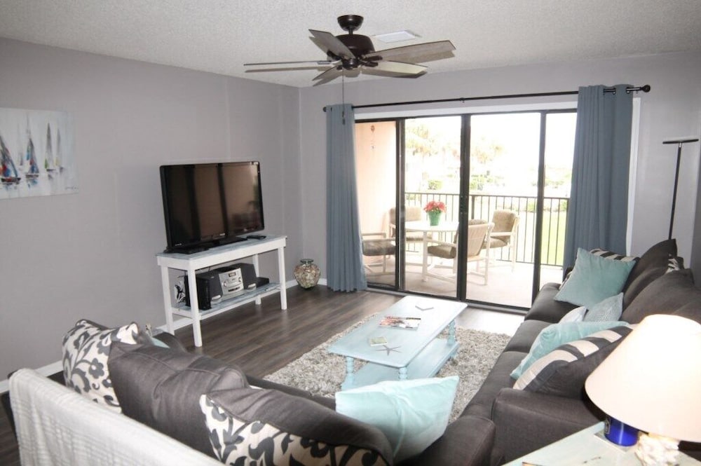 Condo, 2 Bedrooms