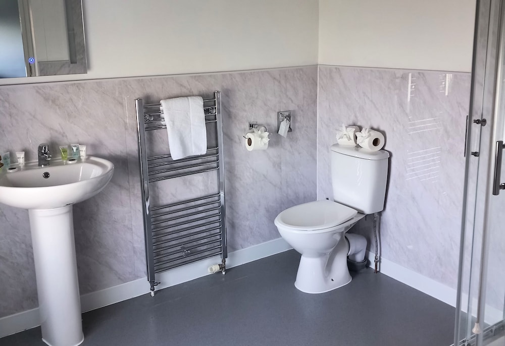 Room-comfortable and Spacious With Sceni, Foto 8