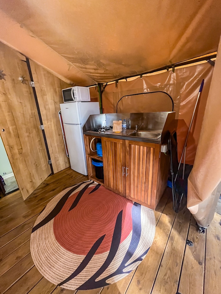 Premium Tent, 2 Bedrooms, Private Bathroom photo 3