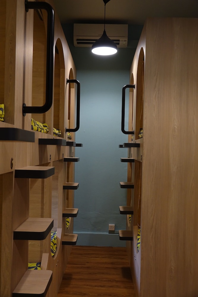 Single Capsule Pod In Mixed Dorm photo 3