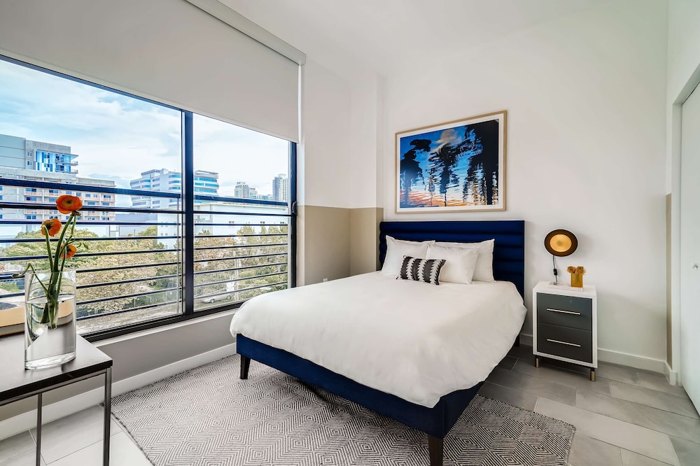 Suite, 1 Bedroom photo 2