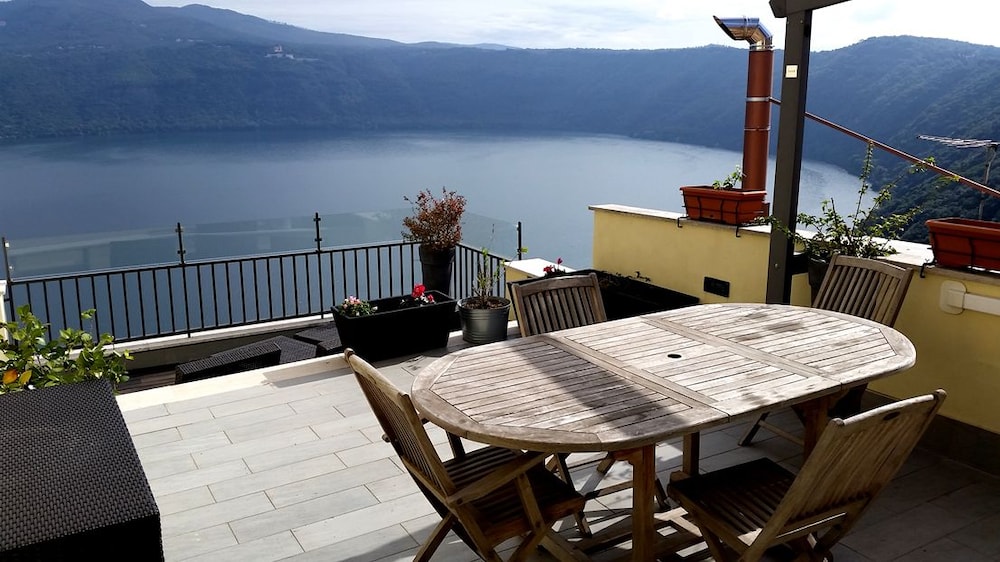 Penthouse, 2 Bedrooms, Terrace, Lake View - Photo 23