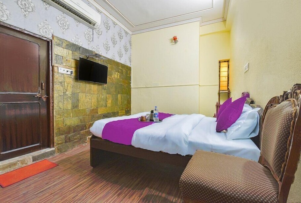 Deluxe Room - Photo 16