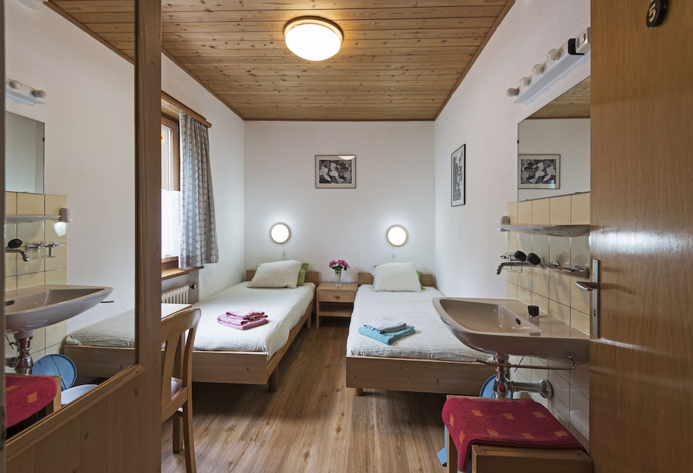 Double Or Twin Room, Shared Bathroom photo 2