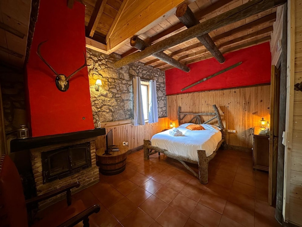 Comfort Room, 1 Double Bed, Fireplace (Oso)