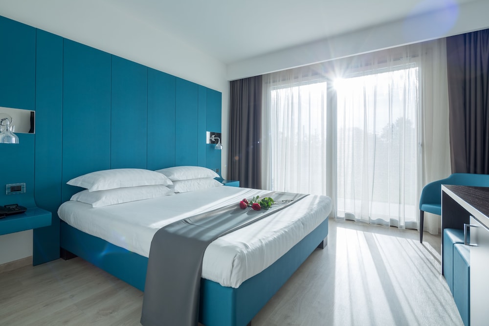 Superior Double Room, 1 King Bed, Non Smoking - Photo 1