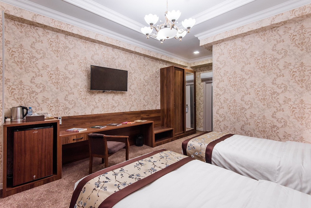 Standard Twin Room - Photo 5