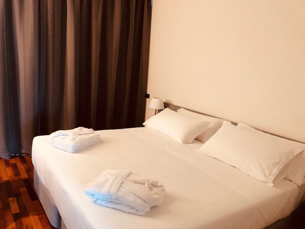 Standard Double or Twin Room photo 1