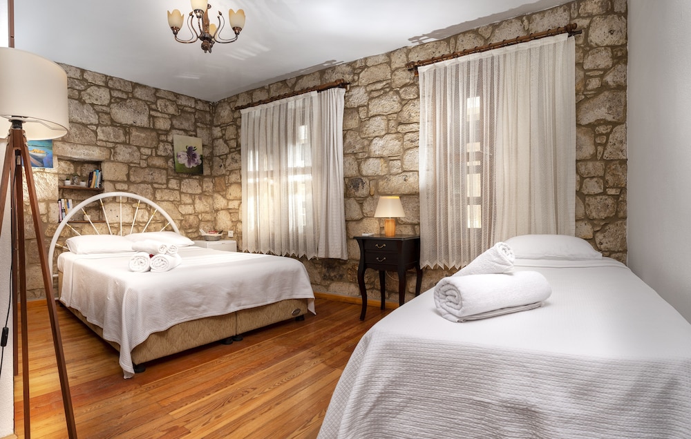 Deluxe Triple Room photo 1