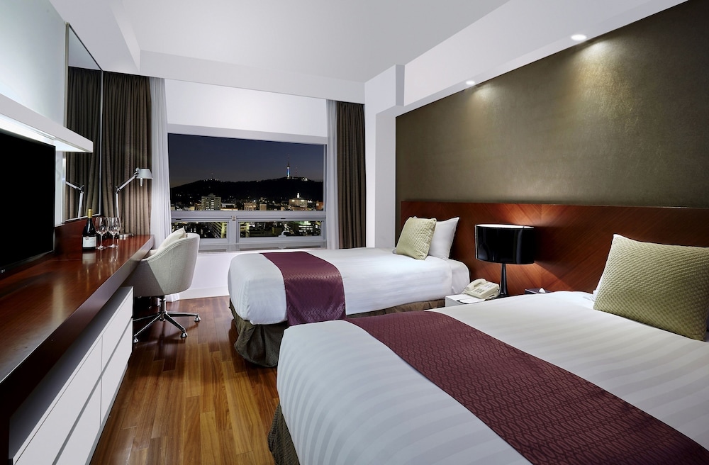 Suite - Photo 2