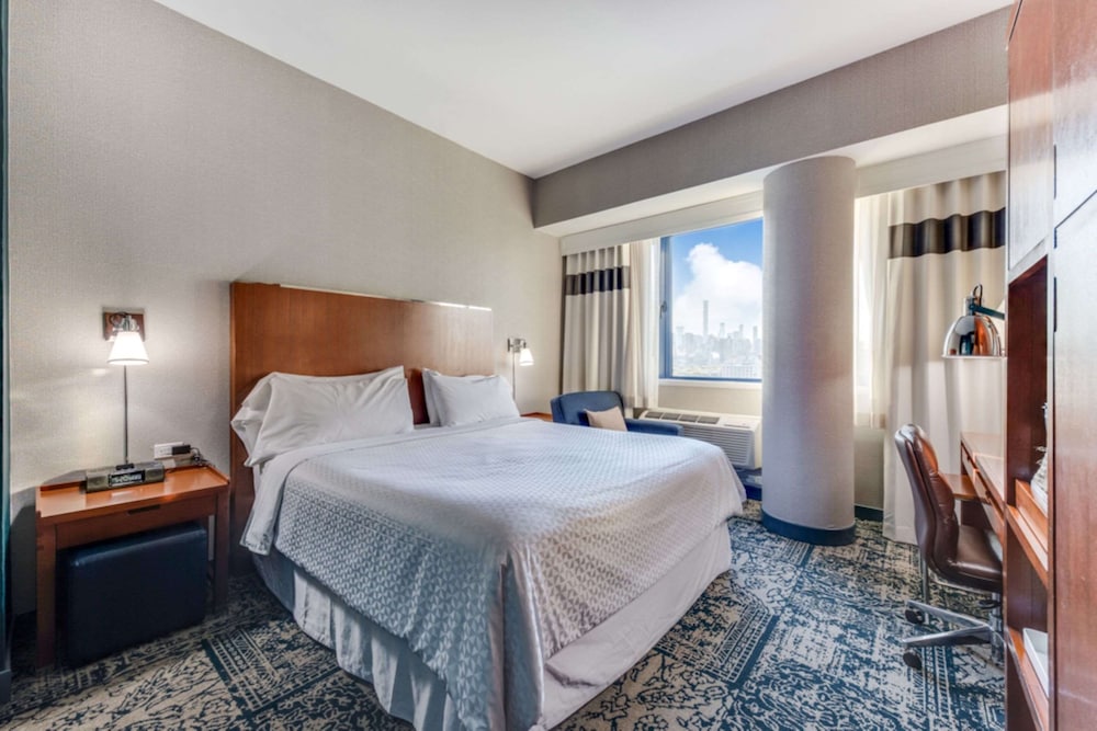 Standard Room, 1 King Bed, Non Smoking - Photo 2