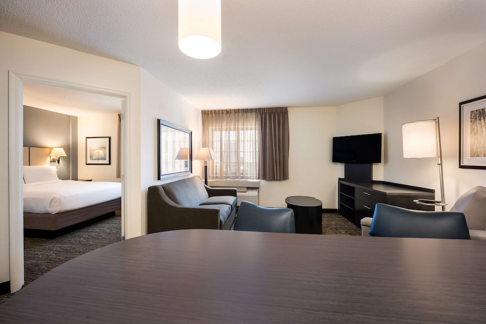 Room, 1 Queen Bed with Sofa bed, Accessible (Mobility Roll in Shower One Bedroom) photo 1