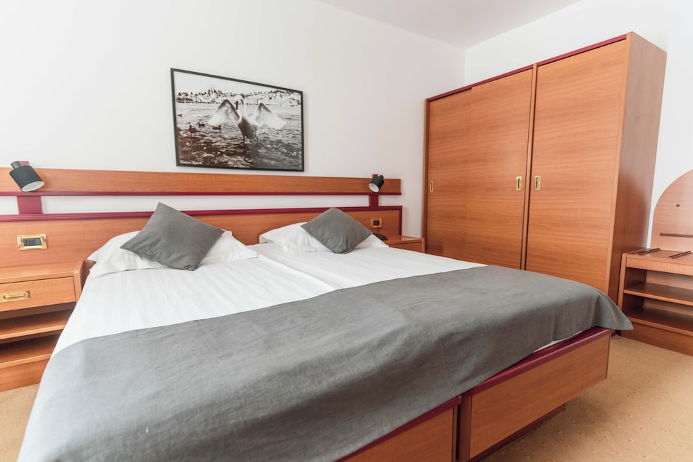 Standard Double Room, Balcony photo 2