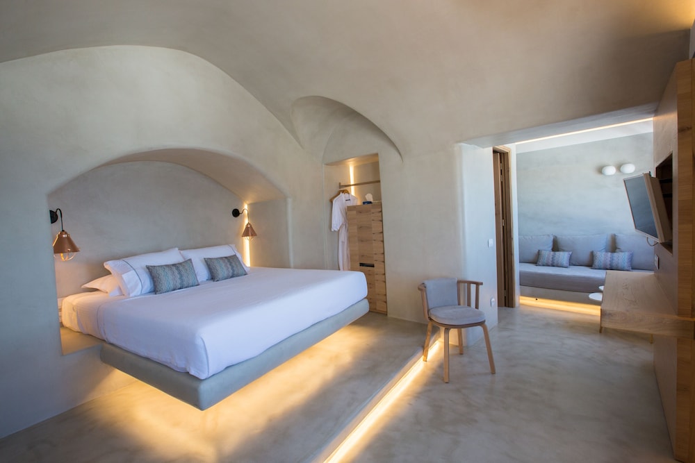 1 Sunset Suite with Sea View - Photo 1