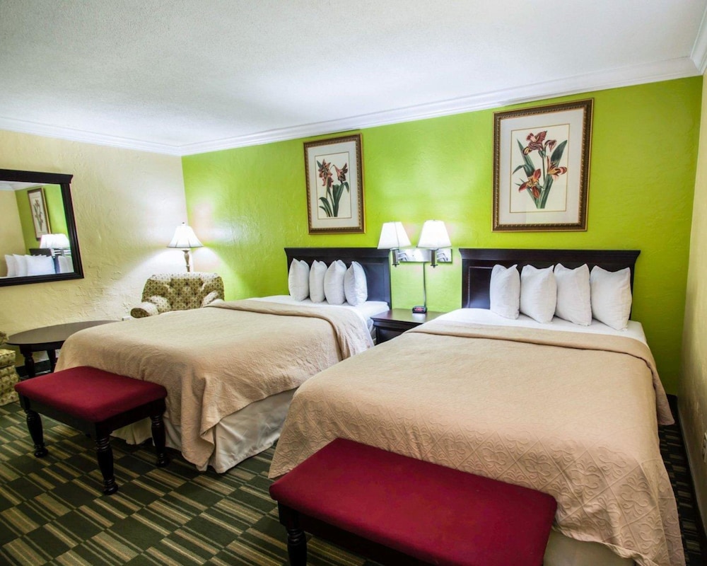 Room, Multiple Beds, Non Smoking - Photo 3