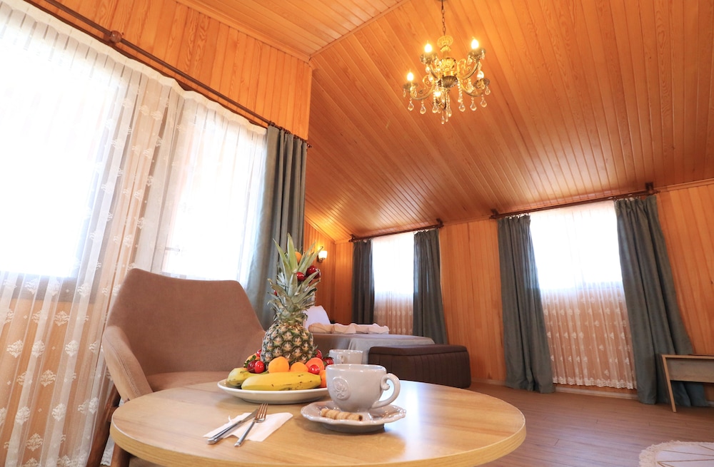 Honeymoon Loft photo 3