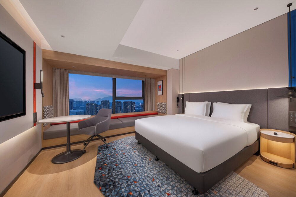 1 King Standard Extra Floor Space photo 1