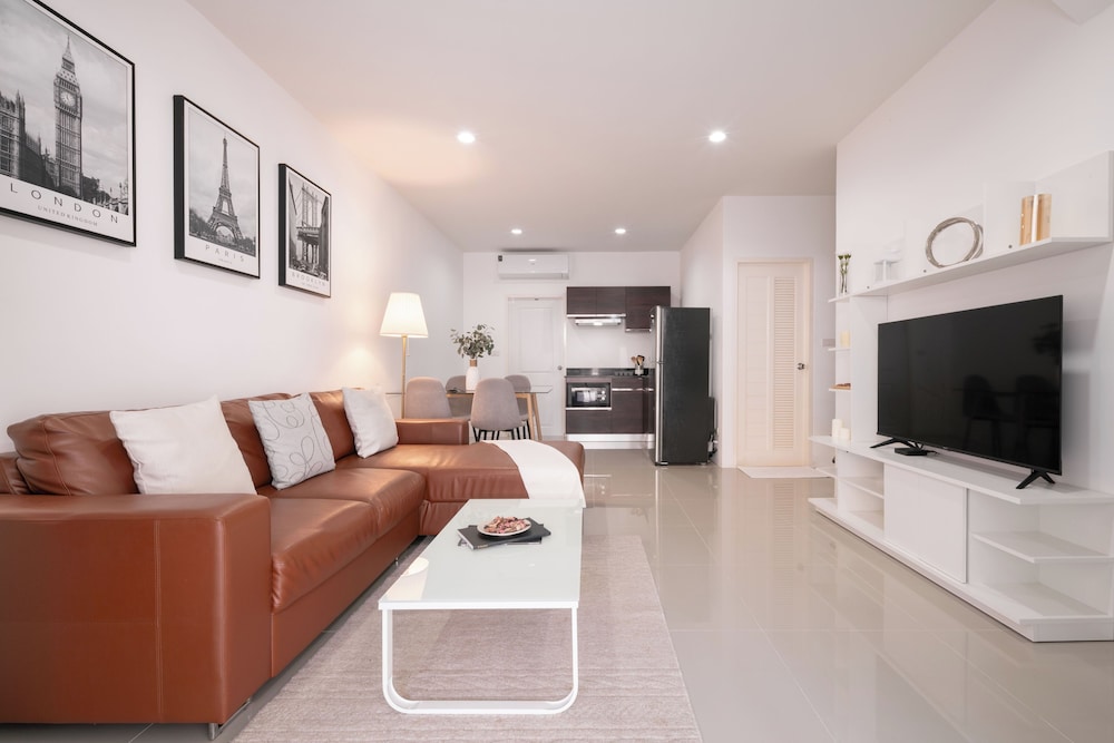 Classic Townhome photo 3