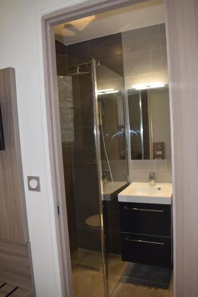 Standard Triple Room, Non Smoking, Courtyard View photo 2