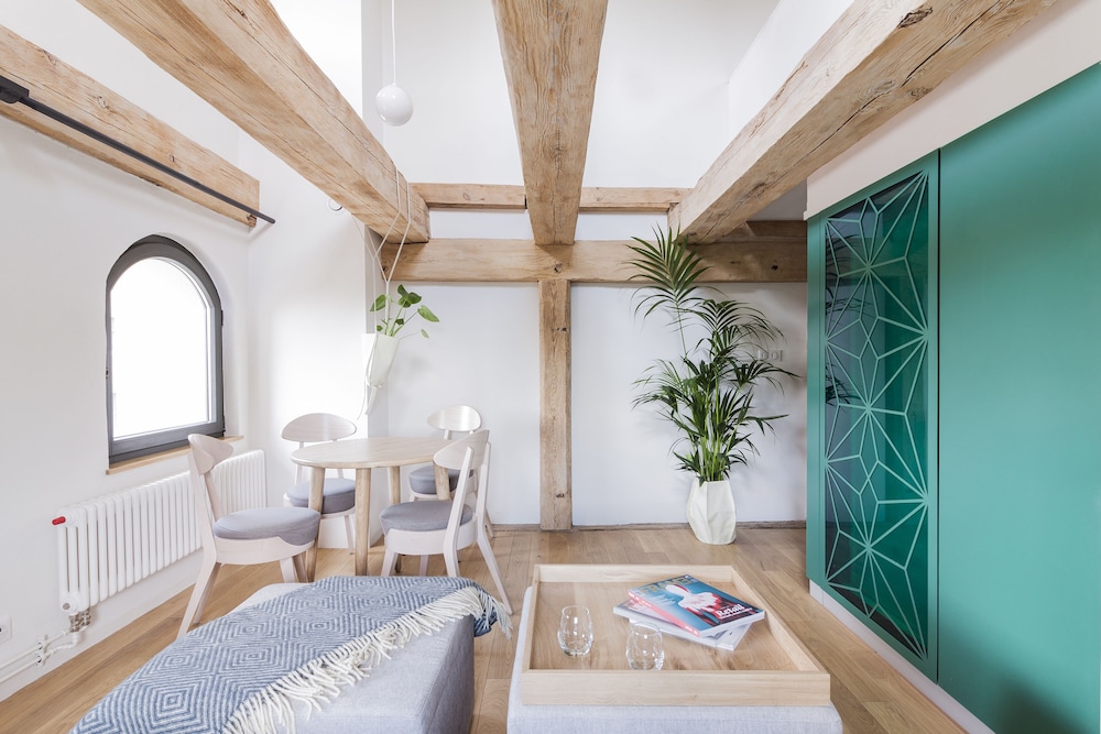 Premium Apartment, River View (1)