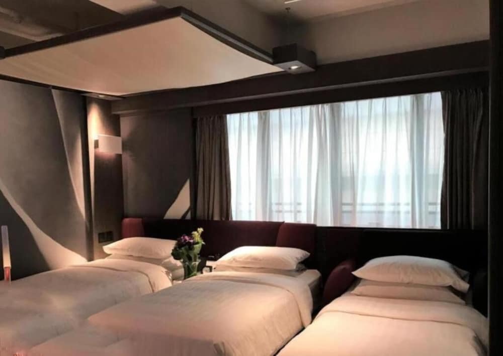 Suite, 2 Bedrooms (6 People)