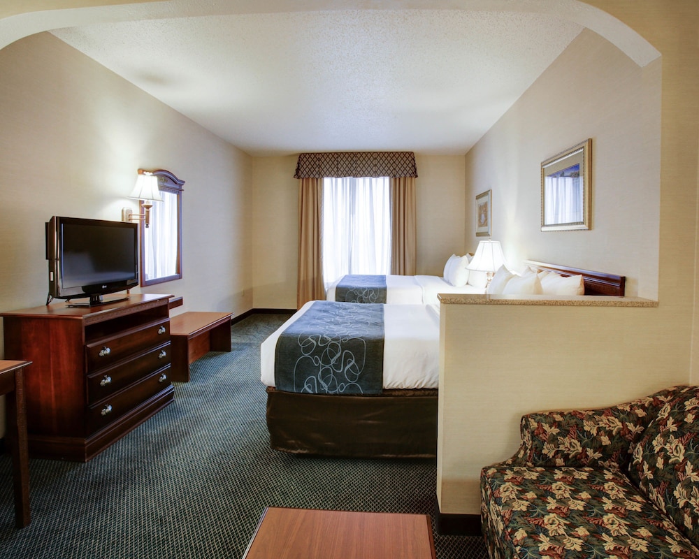 Suite, Multiple Beds, Non Smoking - Photo 5