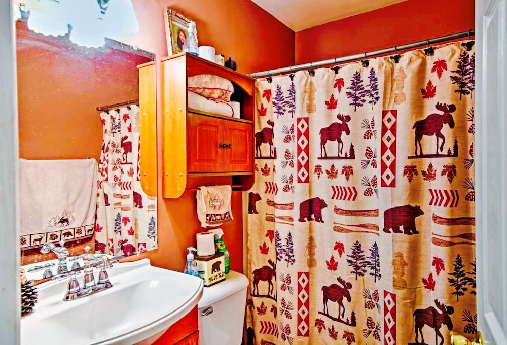 Deluxe Single Room, 2 Twin Beds, Lake View, Mountainside photo 3