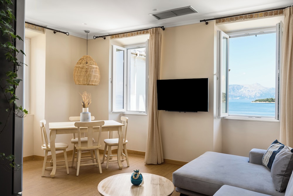 Superior Suite, 2 Bedrooms, Balcony, Sea View photo 1