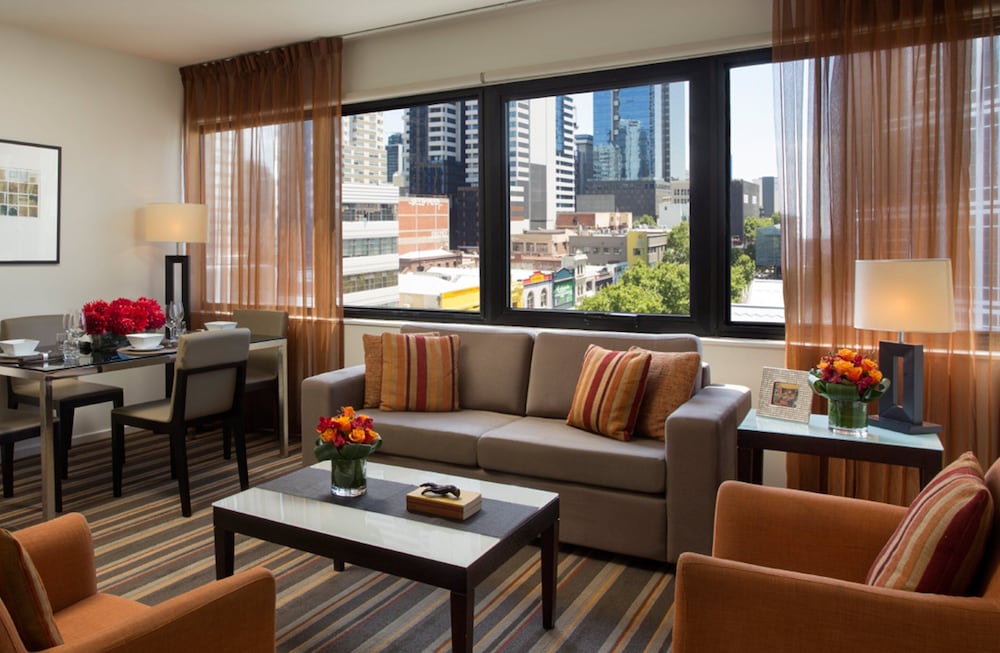 Two Bedroom Executive Apartment - Photo 4