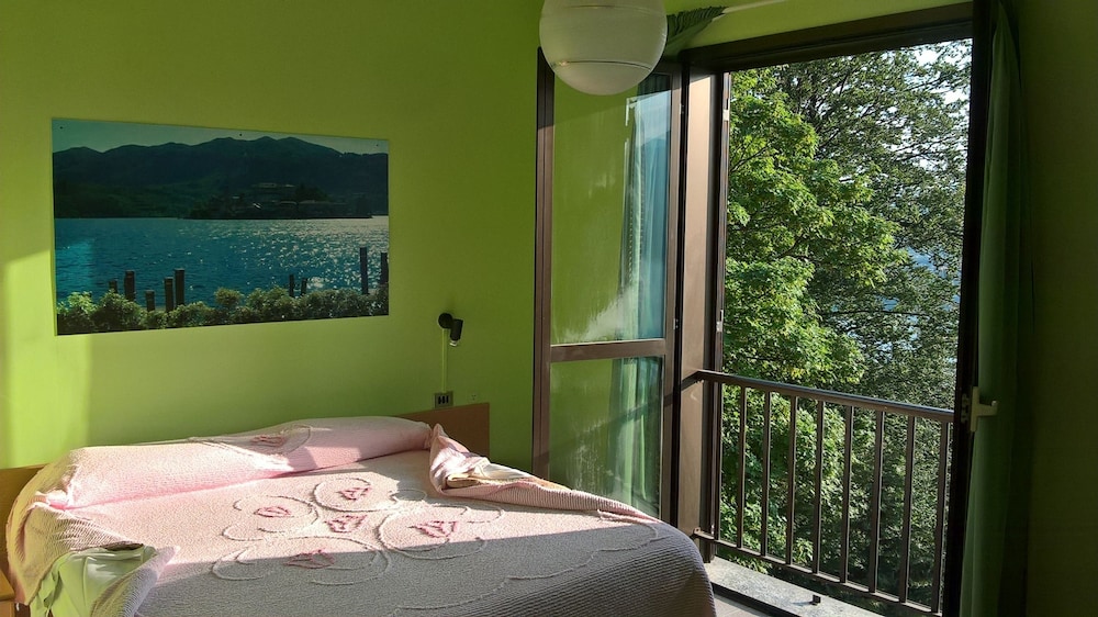 Double Or Twin Room, Lake View