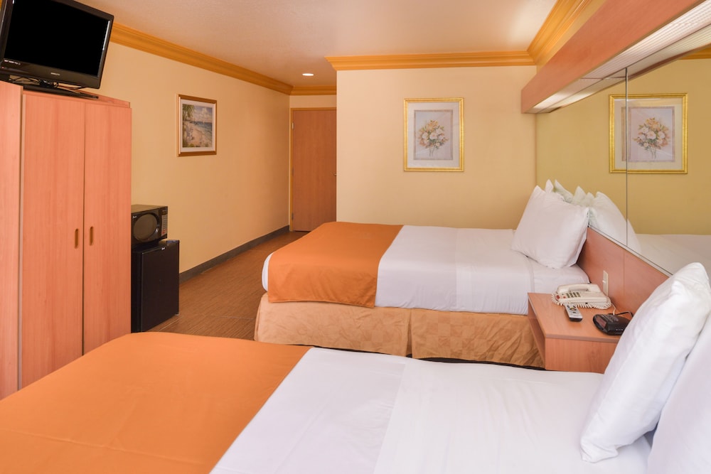 Standard Quadruple Room - Photo 1