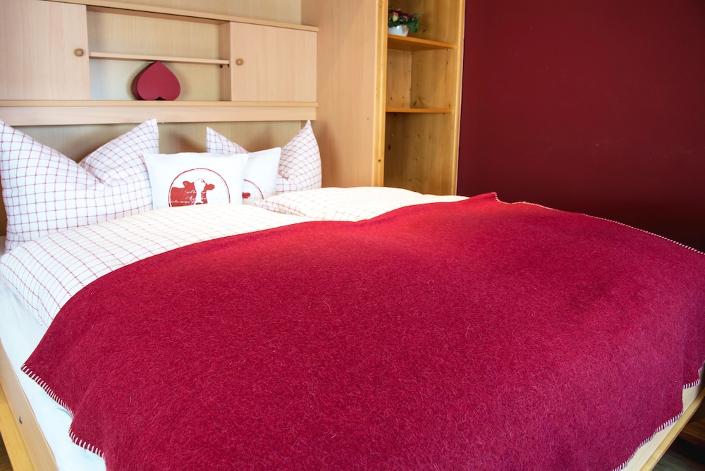 Comfort Condo, 2 Bedrooms, Balcony, Mountain View (103 | alpGENUSS) photo 2