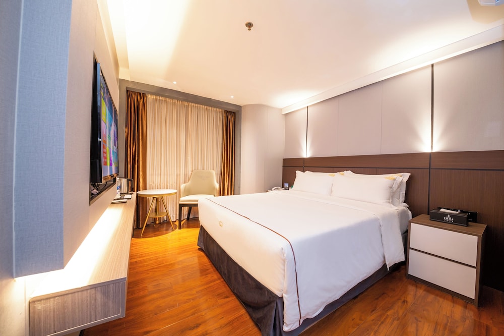 Deluxe Single Room, 1 King Bed photo 2