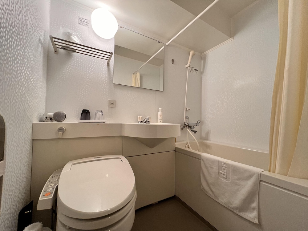 Connecting Room, Non Smoking (No Housekeeping) photo 3