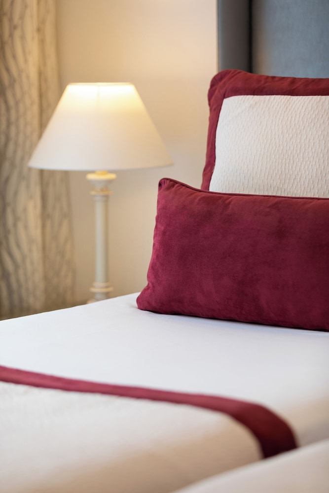 Standard Double or Twin Room (Courtyard View or City View) thumbnail 6