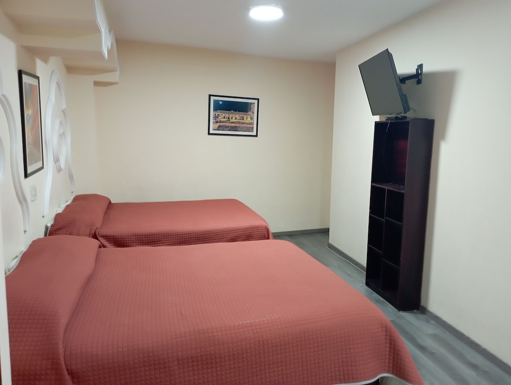 Basic Room, 2 Double Beds photo 2