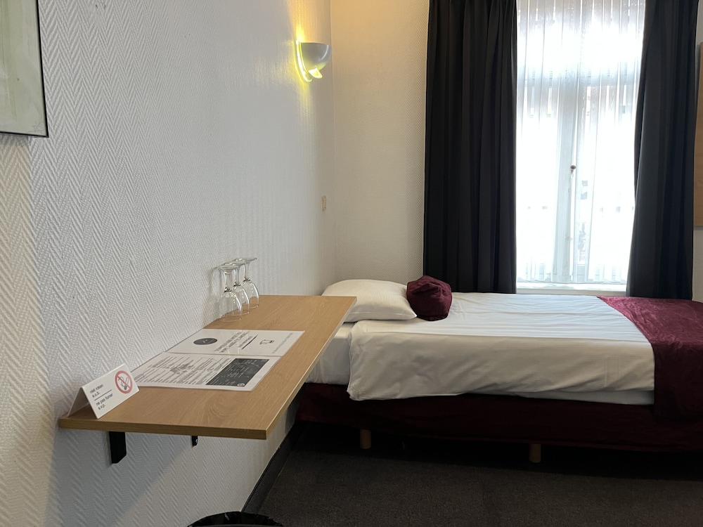 Standard Triple Room - Photo 3
