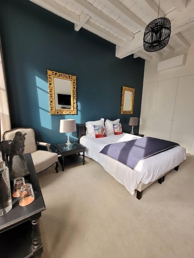 Deluxe Double Room, 1 Queen Bed, Non Smoking, City View - Photo 5