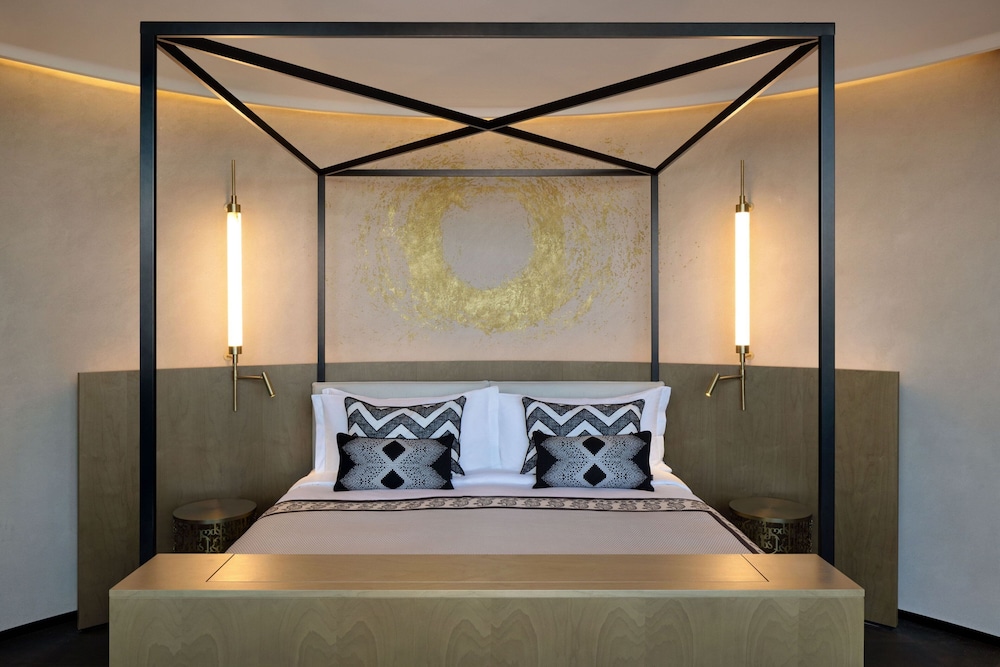 Signature Suite, Multiple Beds - Photo 5