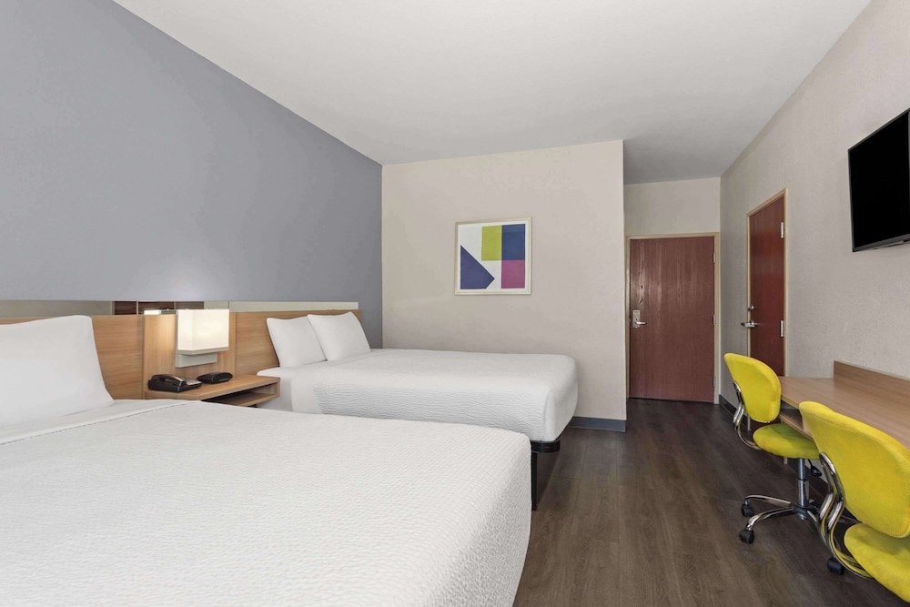 Standard Room, 2 Queen Beds, Accessible - Photo 1