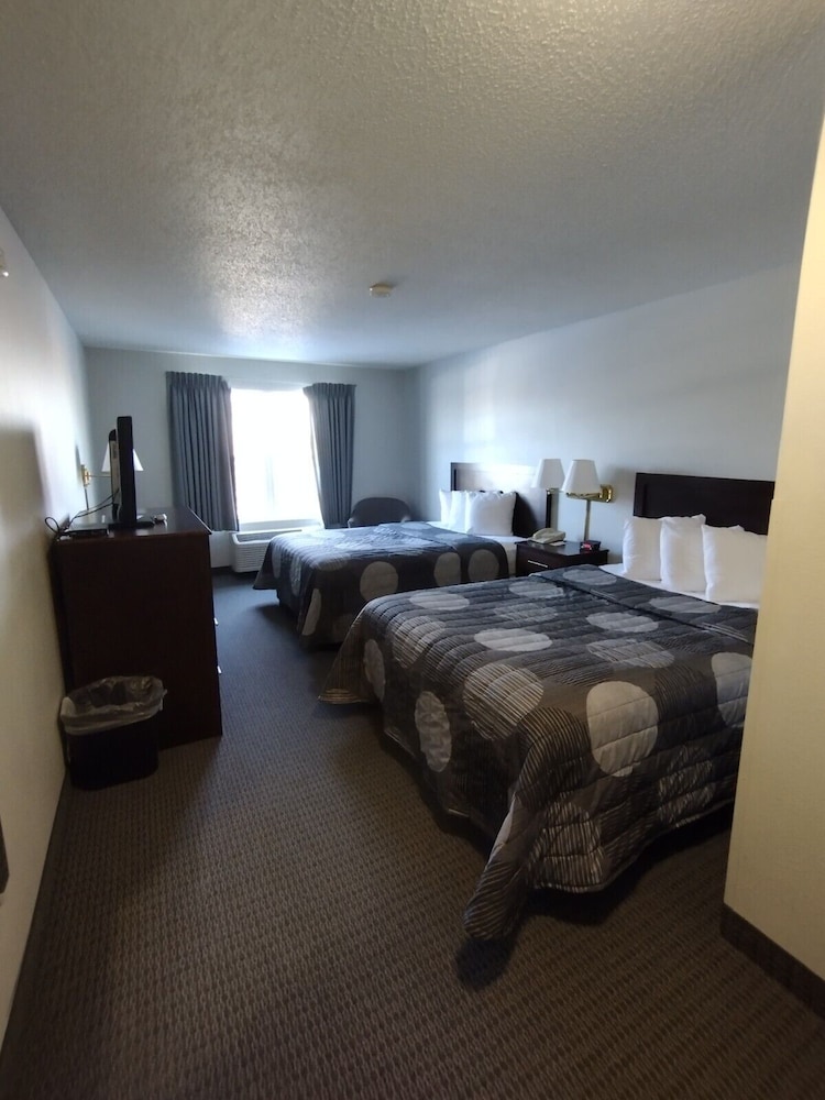 Basic Double Room, 2 Queen Beds, Non Smoking
