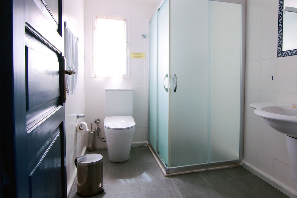 Suite - Photo 3