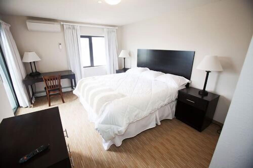 Deluxe Suite, 1 King Bed with Sofa bed, Balcony, Golf View photo 1