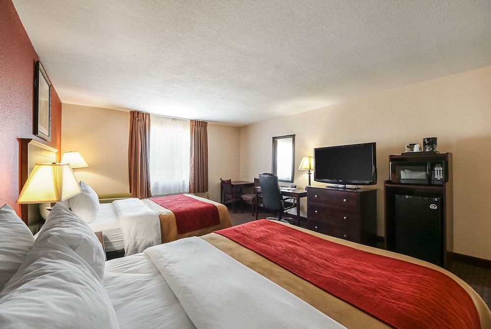 Standard Room, 2 Queen Beds, Non Smoking - Photo 4