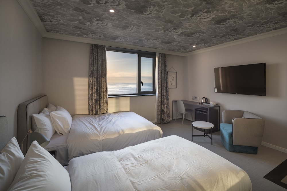 Family Twin Room, Ocean View