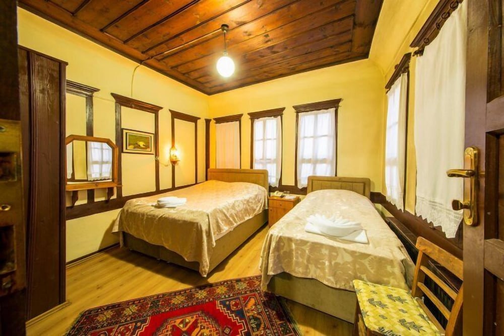 Standard Double or Twin Room photo 1