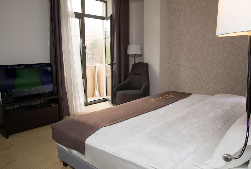 Junior Double or Twin Room photo 3