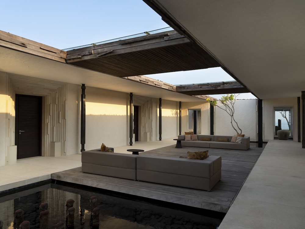 Room, 3 Bedrooms (Cliff Edge Villa) - Photo 3