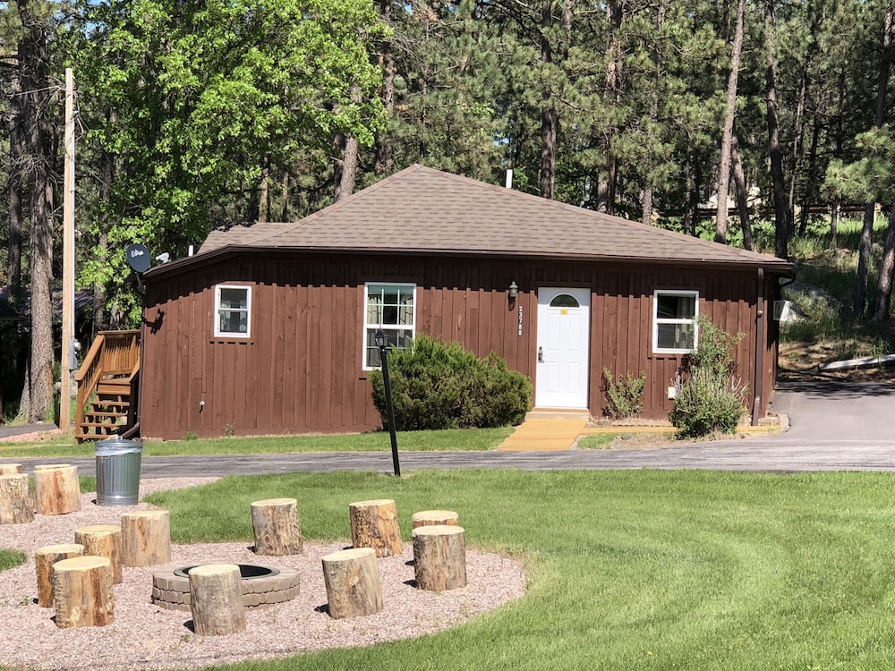 Deluxe Cabin, Multiple Beds